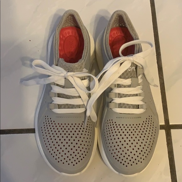 croc tennis shoes for women